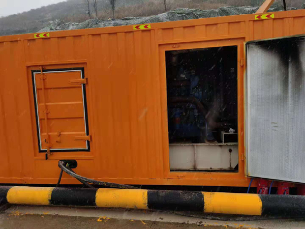 桥东发电机出租 发电机的工作原理介绍